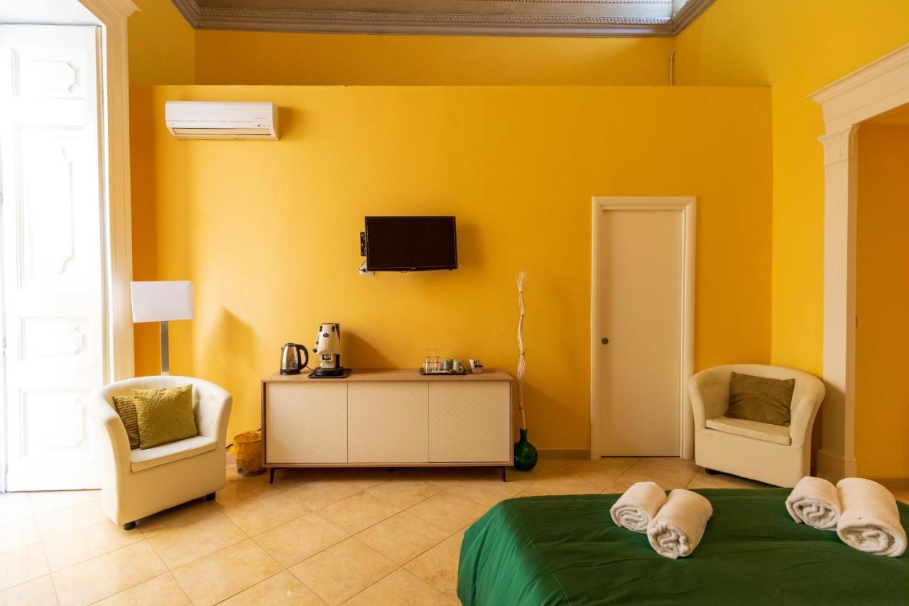 Suites Trinita In Toledo Street Nápoles Exterior foto